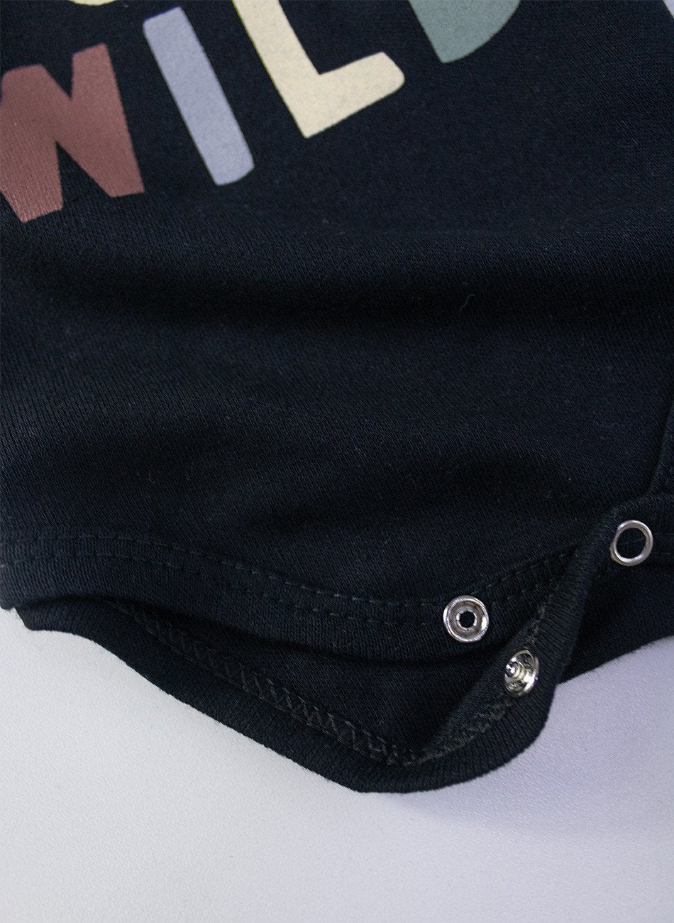 Body Bebê Manga Curta Born To Be Wild Preto 0293 - Ola Kids
