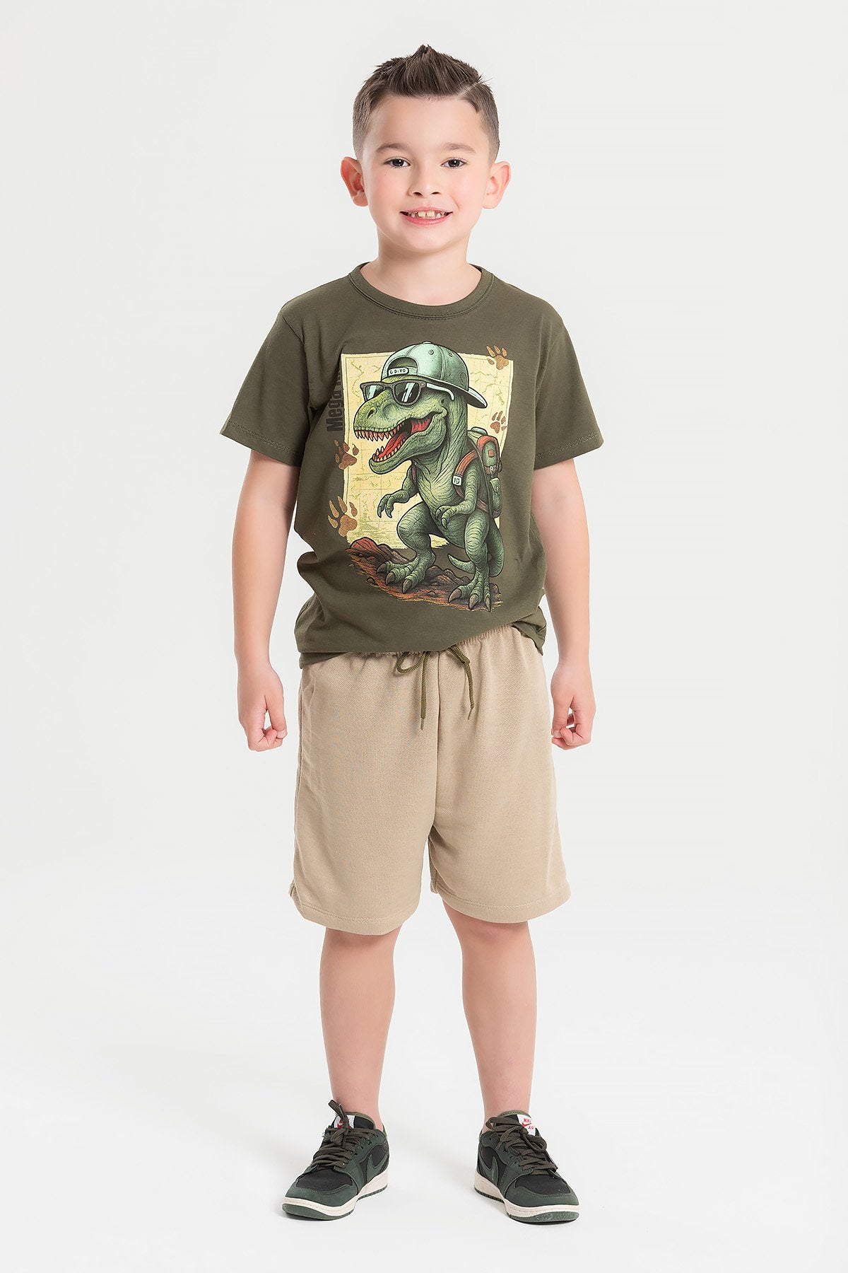 Conjunto Infantil Verão Masculino Dino de Boné - Verde